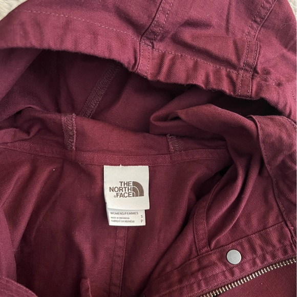 Maroon Women’s North Face Jacket - Picture 3 of 6